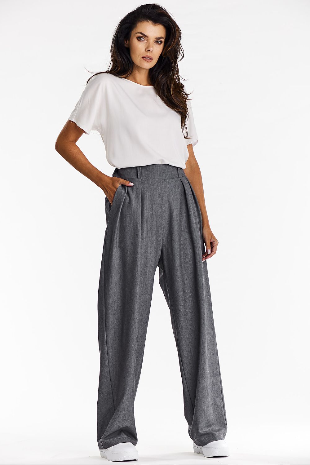 Women trousers model 201252 awama - Trendyglobal 