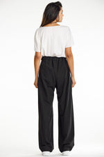 Women trousers model 201252 awama - Trendyglobal 