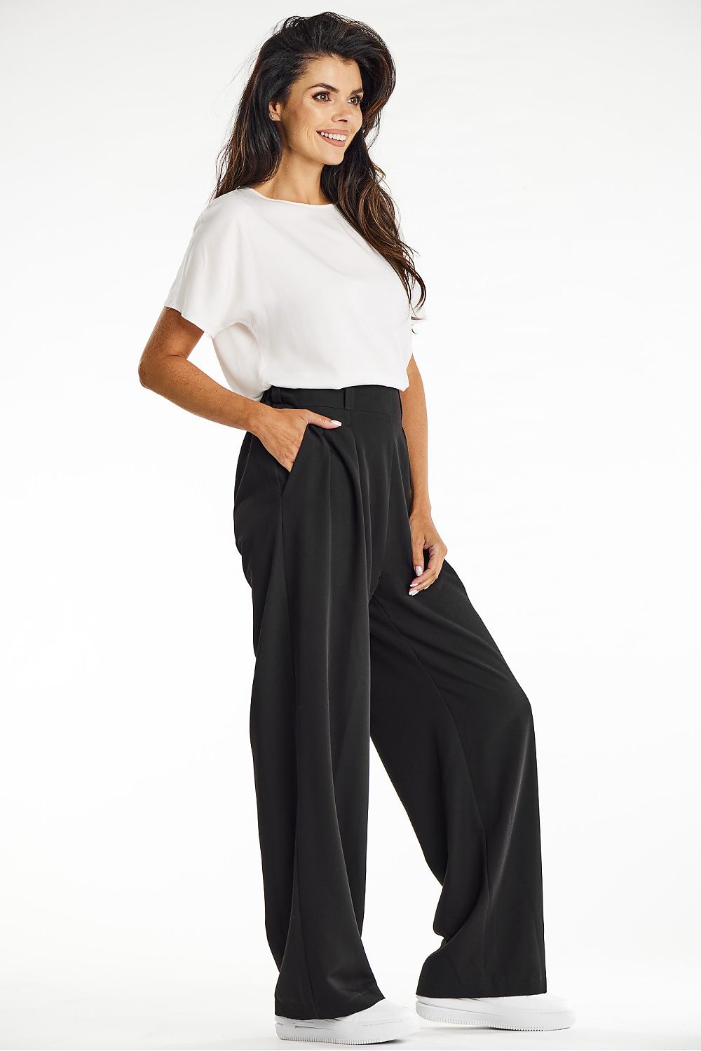 Women trousers model 201252 awama - Trendyglobal 