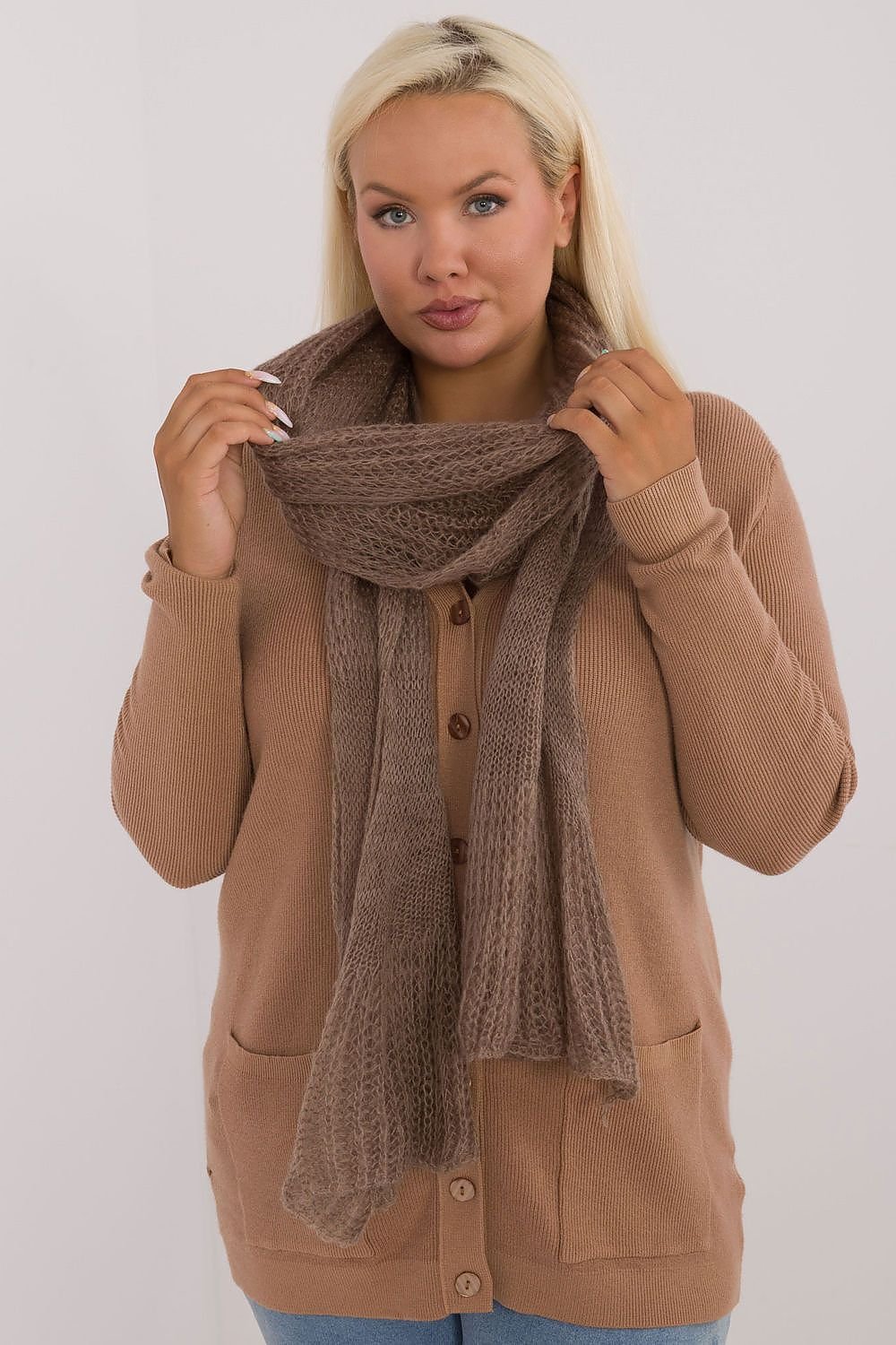 Shawl model 200976 AT - beige / one-size-fits-all