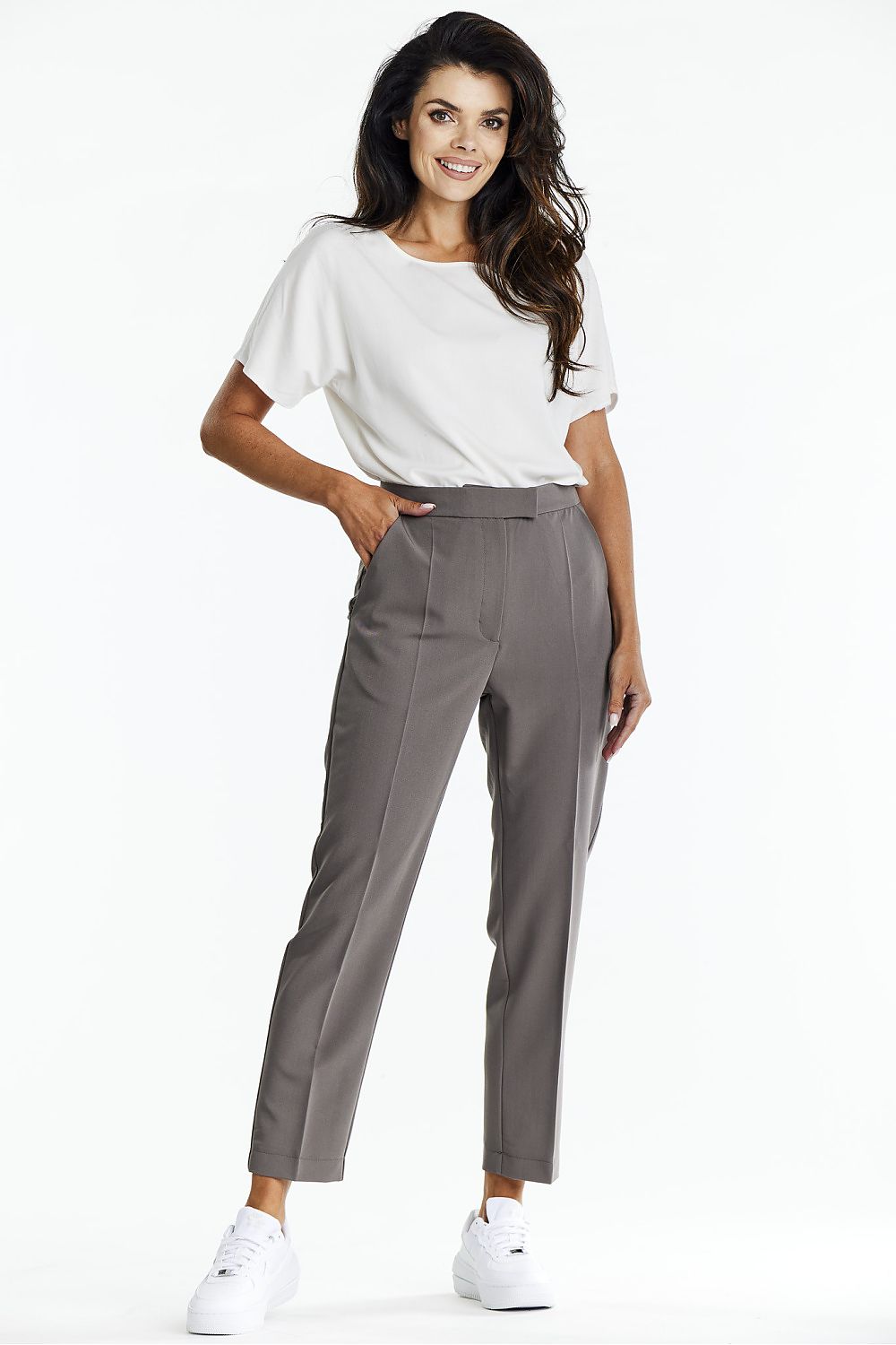 Women trousers model 201251 awama - Trendyglobal 