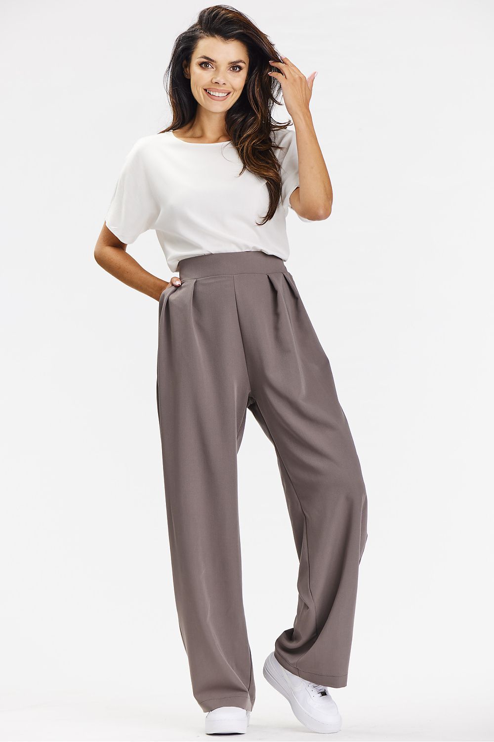 Women trousers model 201252 awama - Trendyglobal 