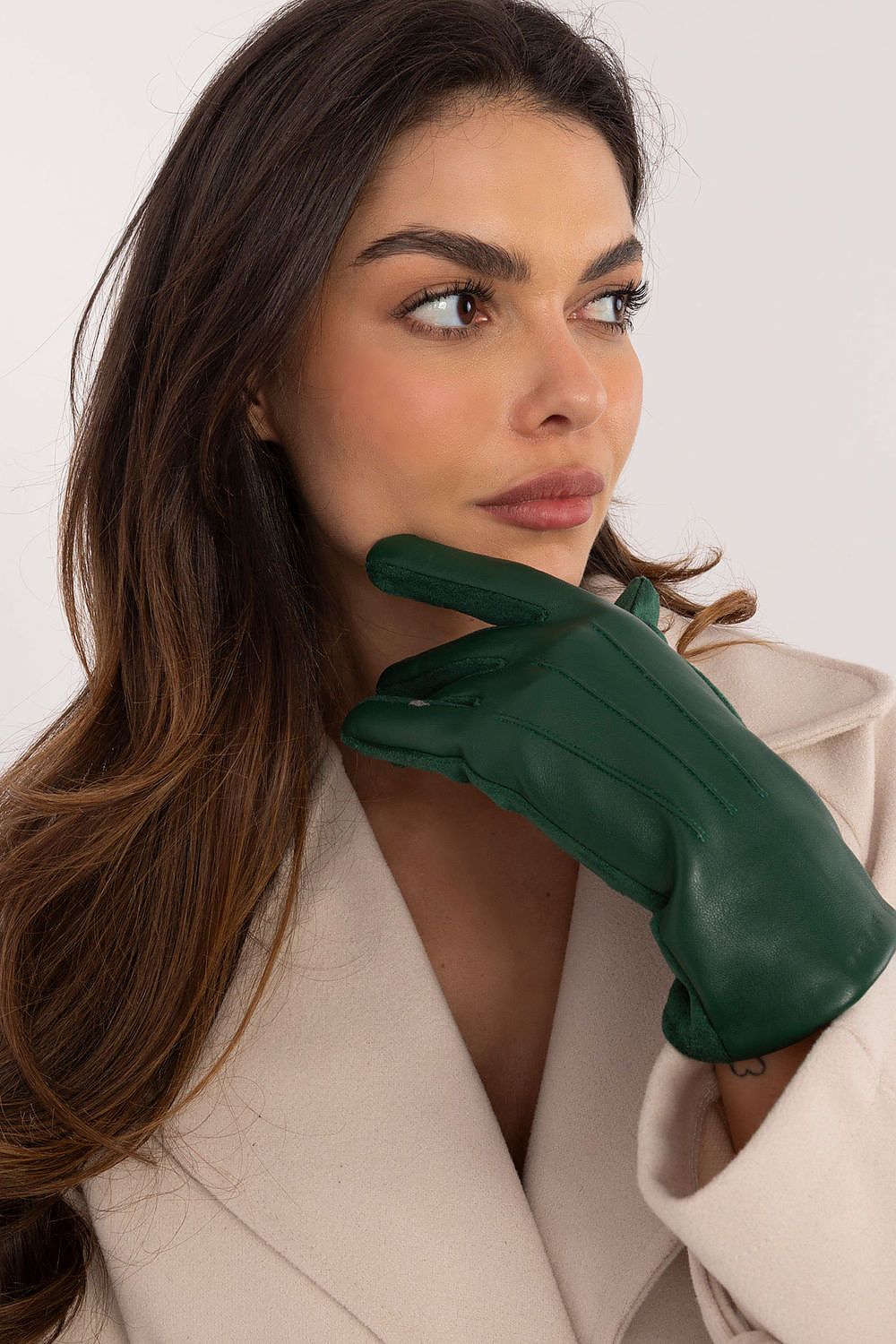 Gloves model 202517 AT - Trendyglobal 