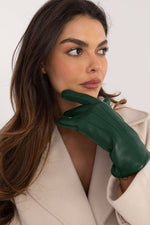 Gloves model 202517 AT - Trendyglobal 