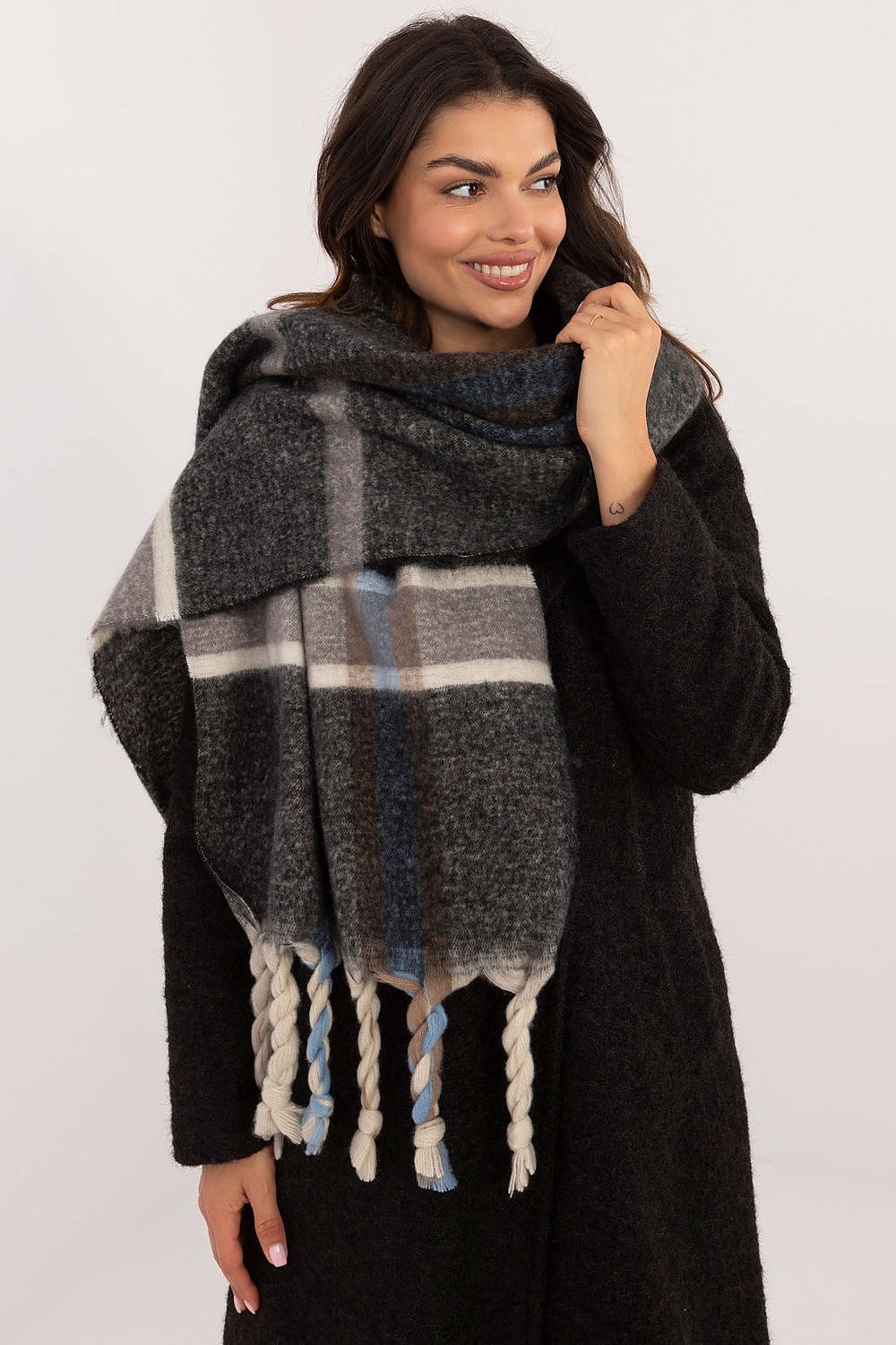 Scarves and shawls for ladies 200289 AT