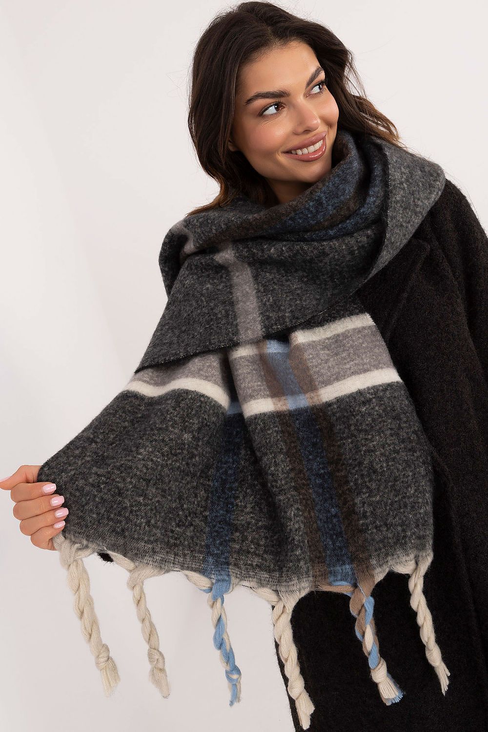 Scarves and shawls for ladies 200289 AT