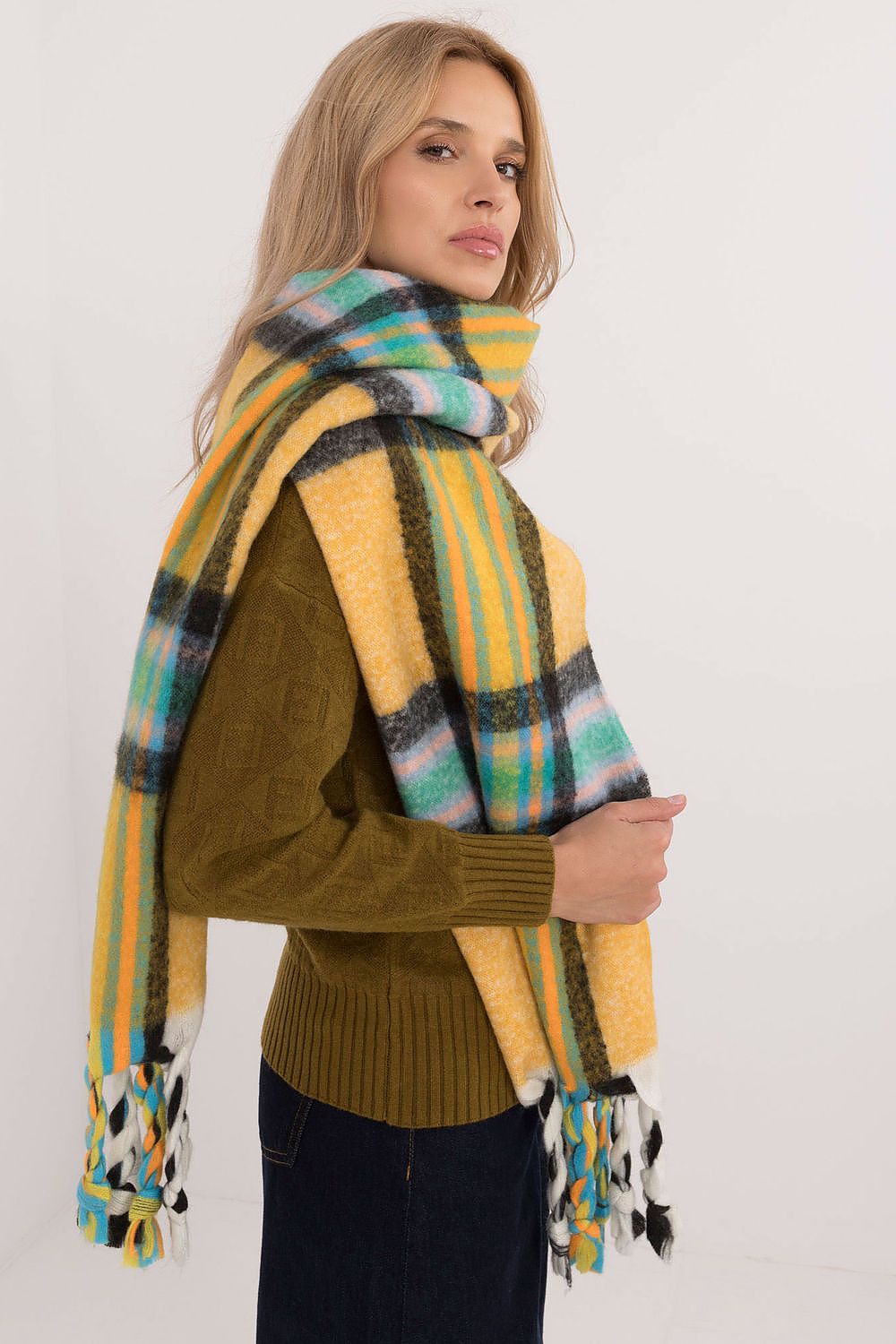 Scarf and shawl with Ruter 202584 AT