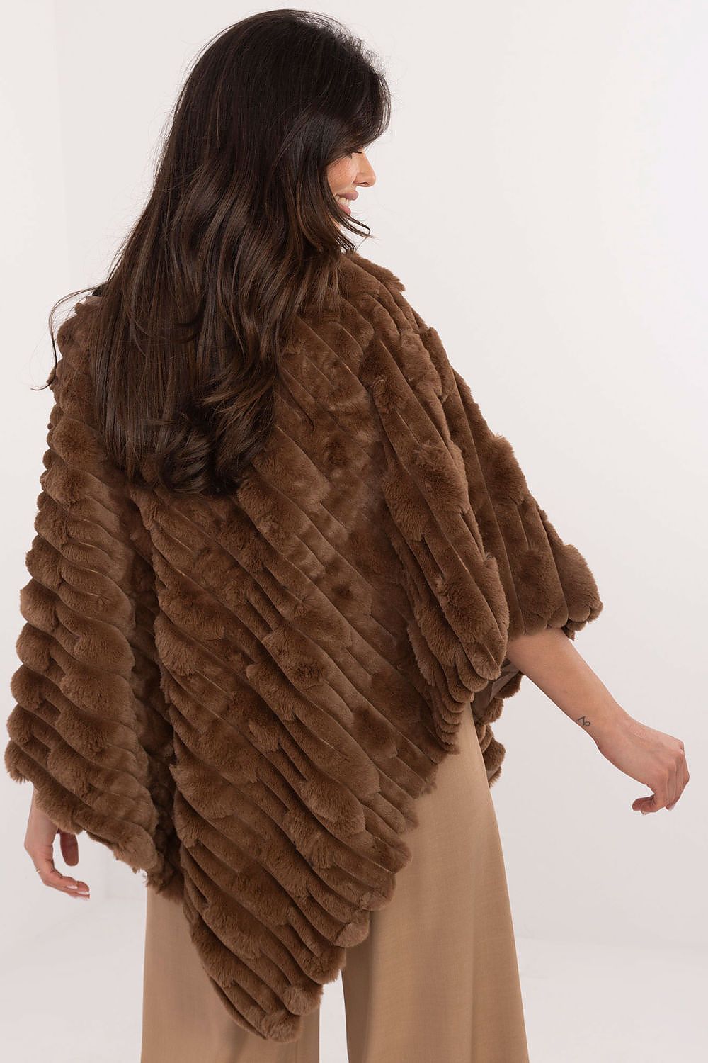 Poncho model 203197 AT - Trendyglobal 