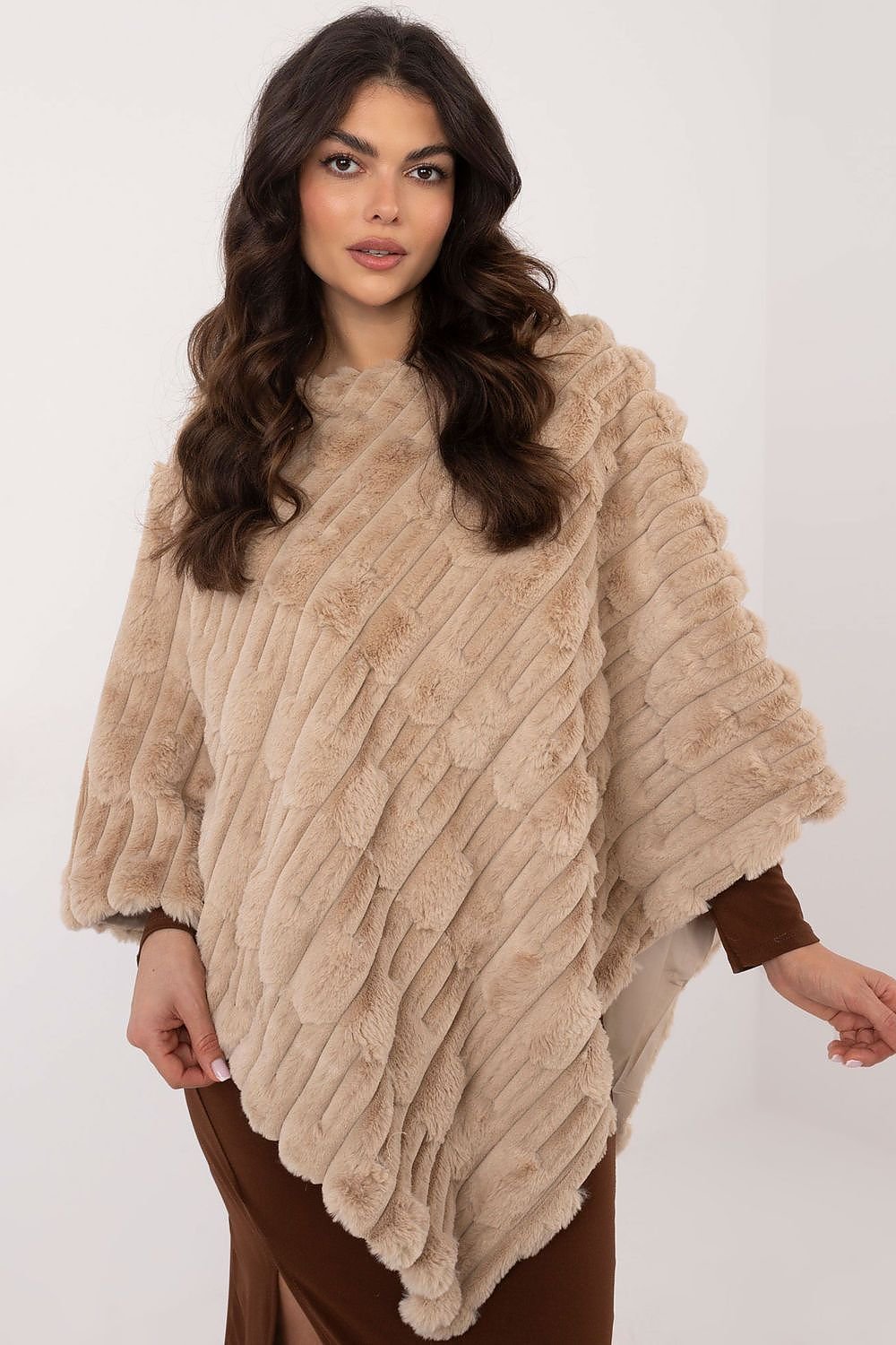 Poncho model 190863 AT