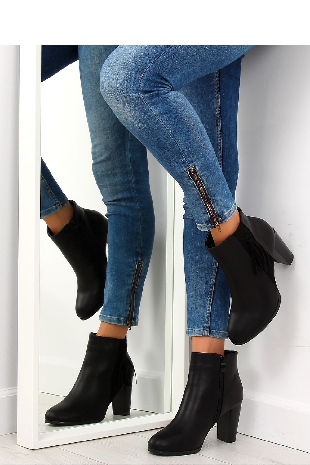 Heel boots model 122310 Inello - Trendyglobal 