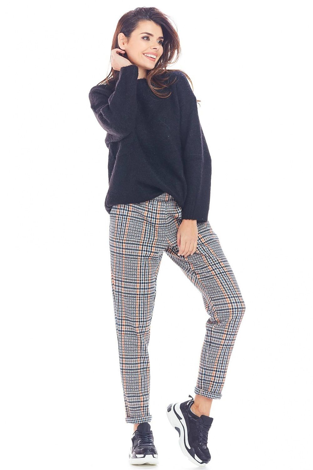 Women trousers model 148986 awama - Trendyglobal 