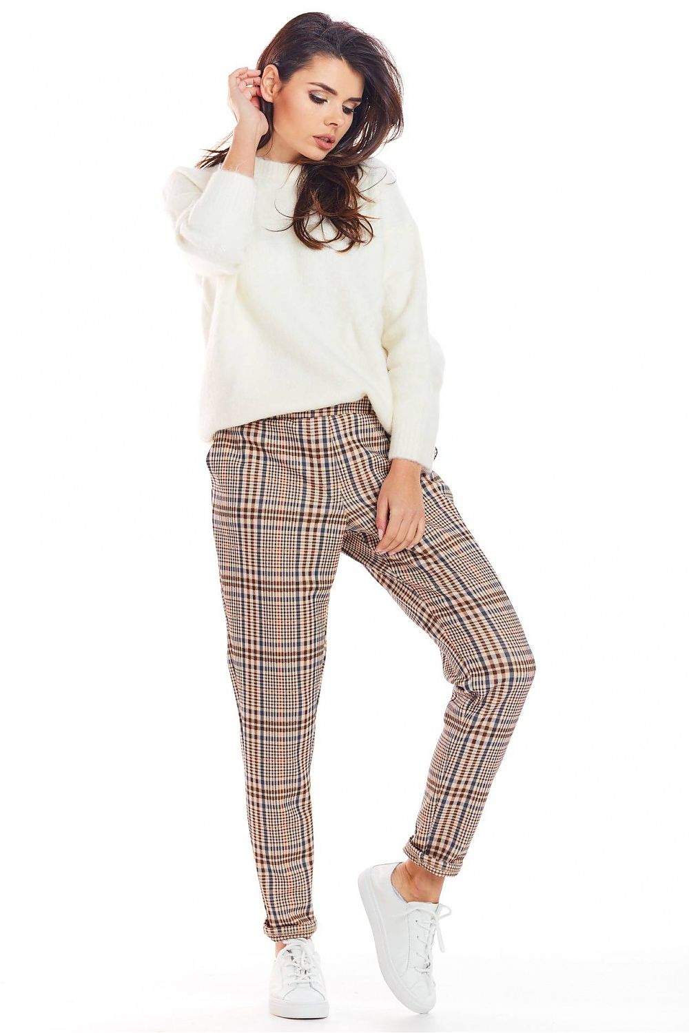 Women trousers model 148986 awama - Trendyglobal 