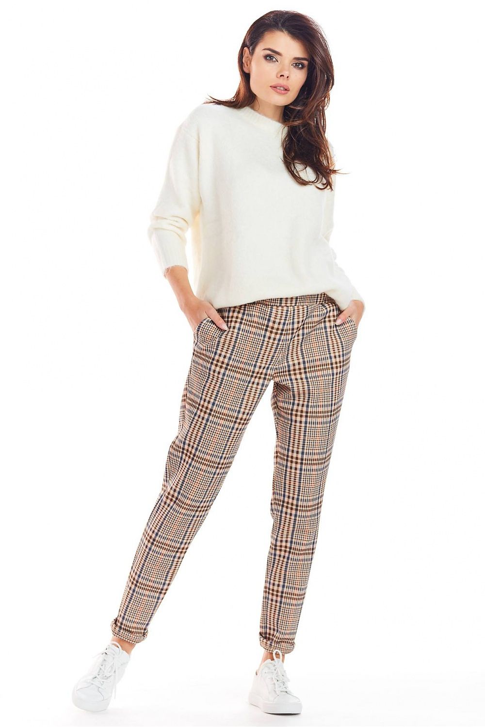 Women trousers model 148986 awama - Trendyglobal 