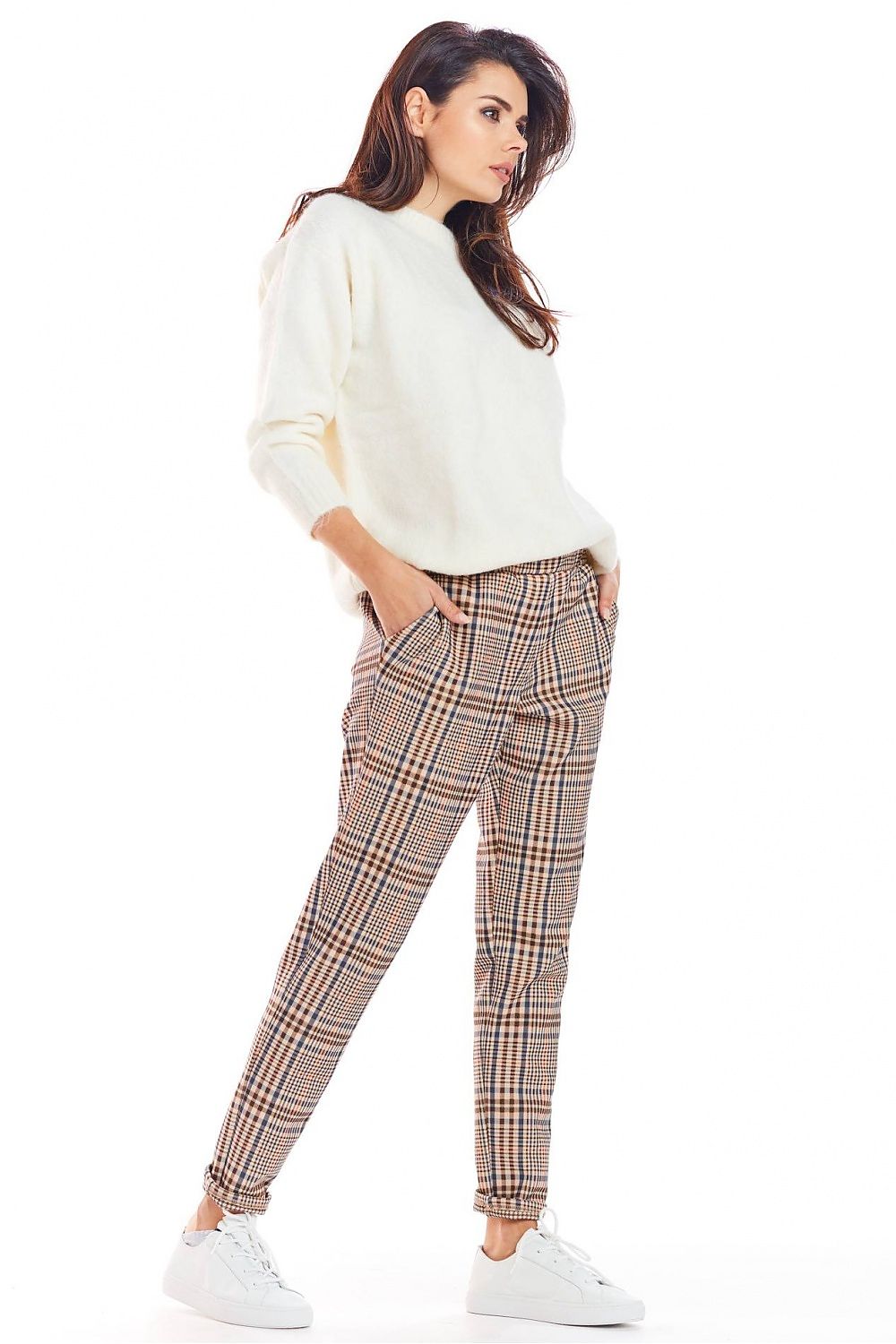 Women trousers model 148986 awama - Trendyglobal 