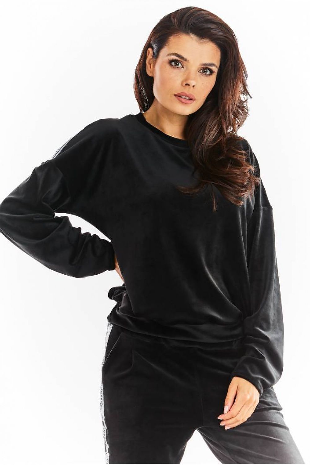 Sweatshirt model 149767 awama - Trendyglobal 