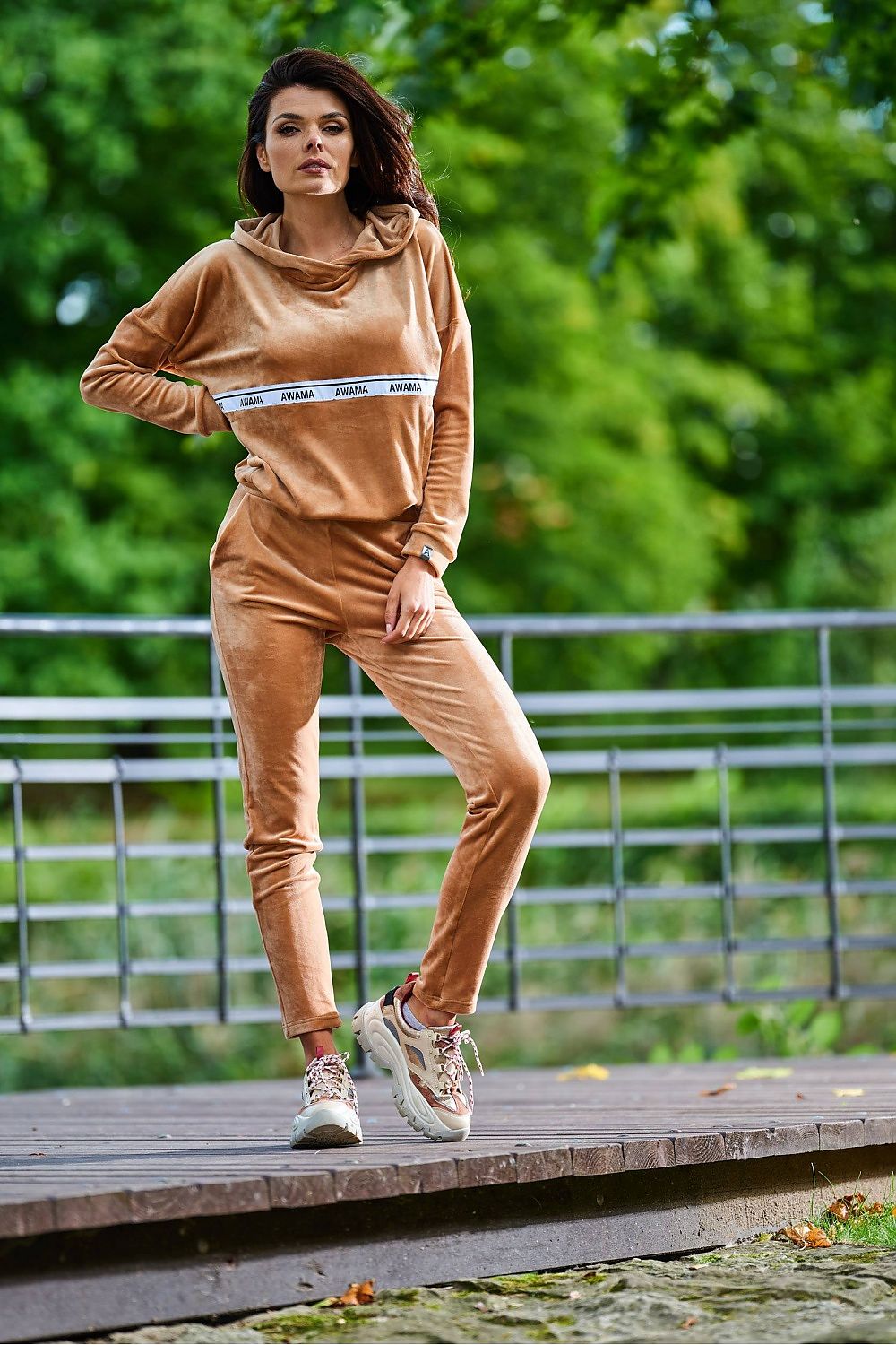 Sweatshirt model 149791 awama - Trendyglobal 