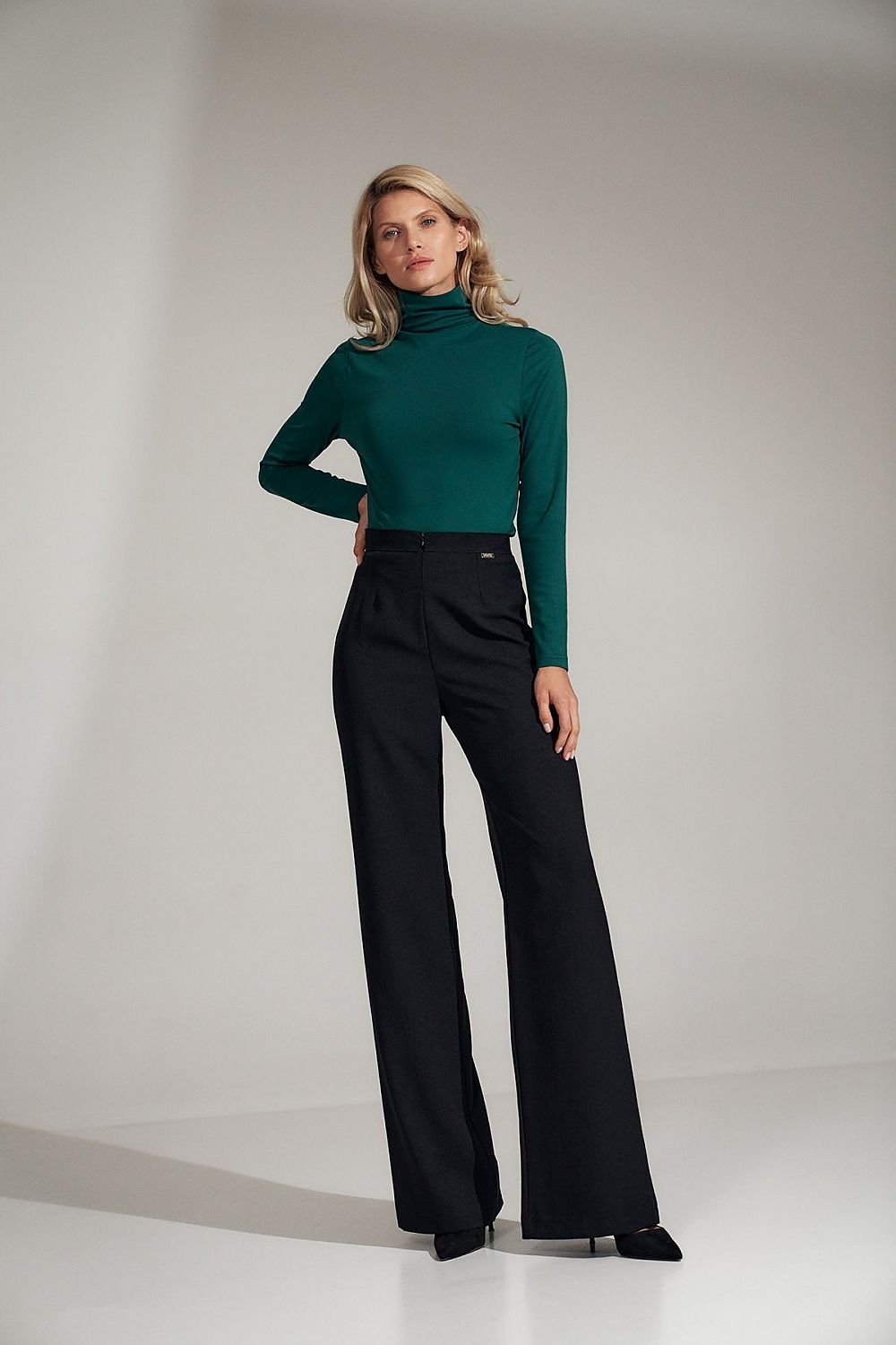 Women trousers model 150790 Figl - Trendyglobal 