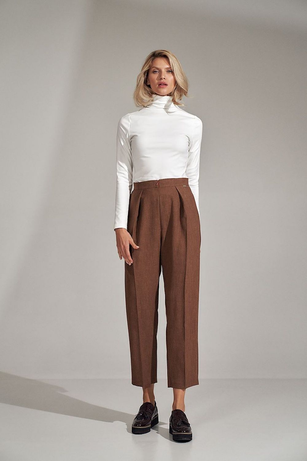 Women trousers model 150793 Figl - Trendyglobal 