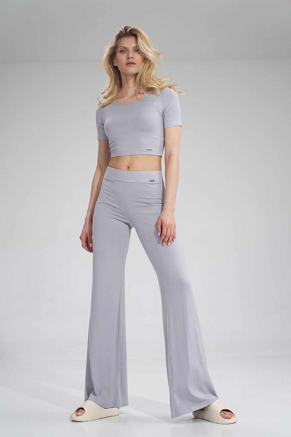 Women trousers model 154719 Figl - Trendyglobal 