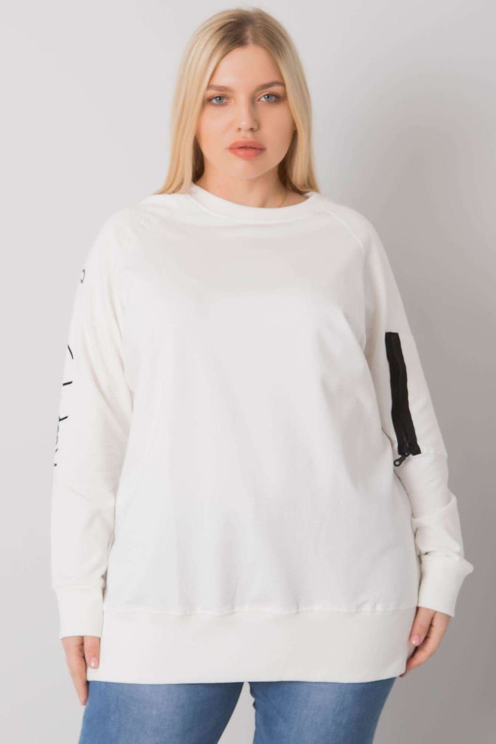 Sweatshirt model 160047 Relevance - Trendyglobal 