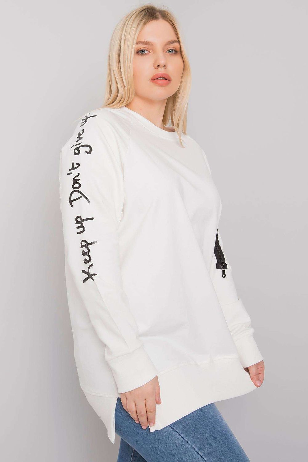 Sweatshirt model 160047 Relevance - Trendyglobal 