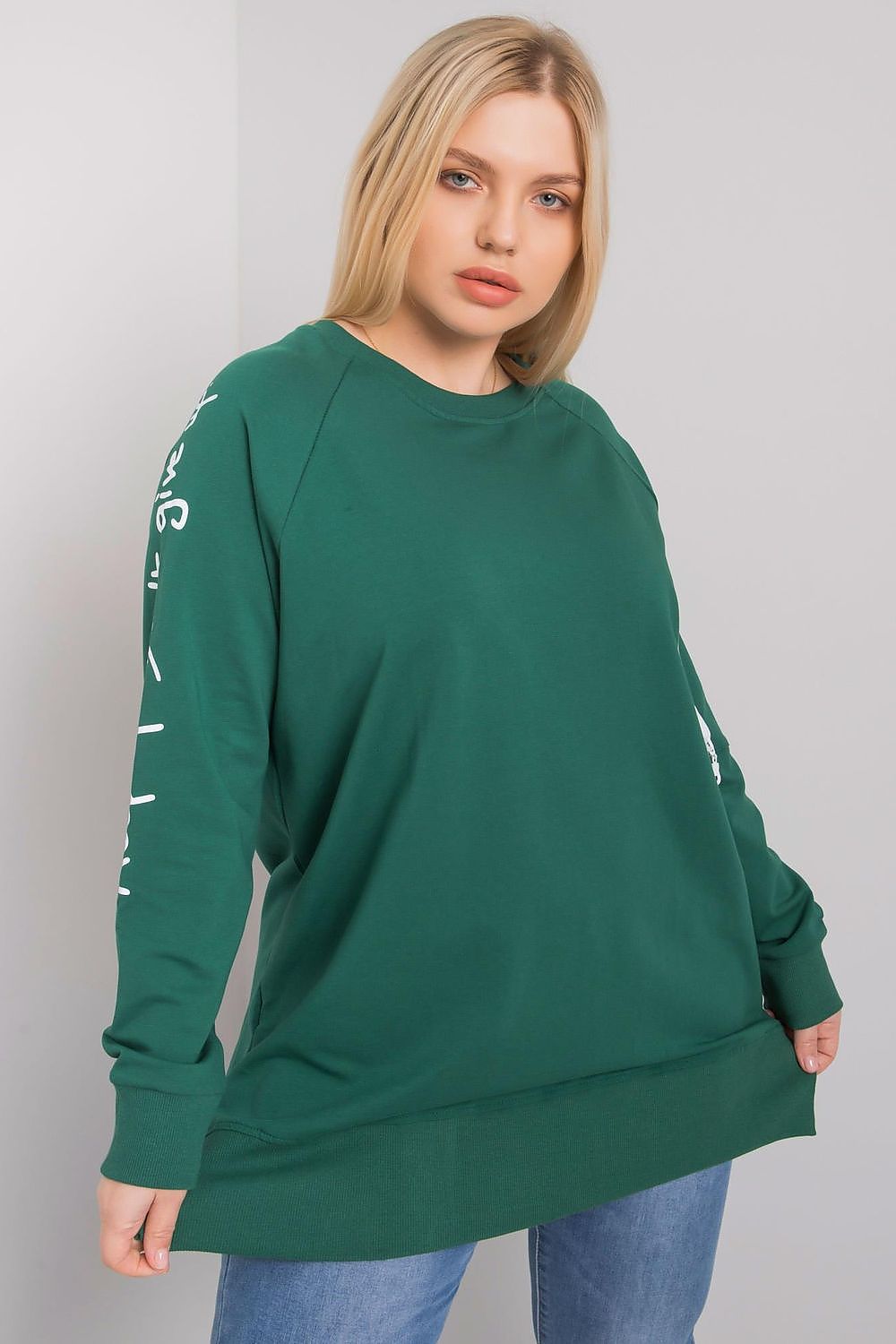 Sweatshirt model 160047 Relevance - Trendyglobal 