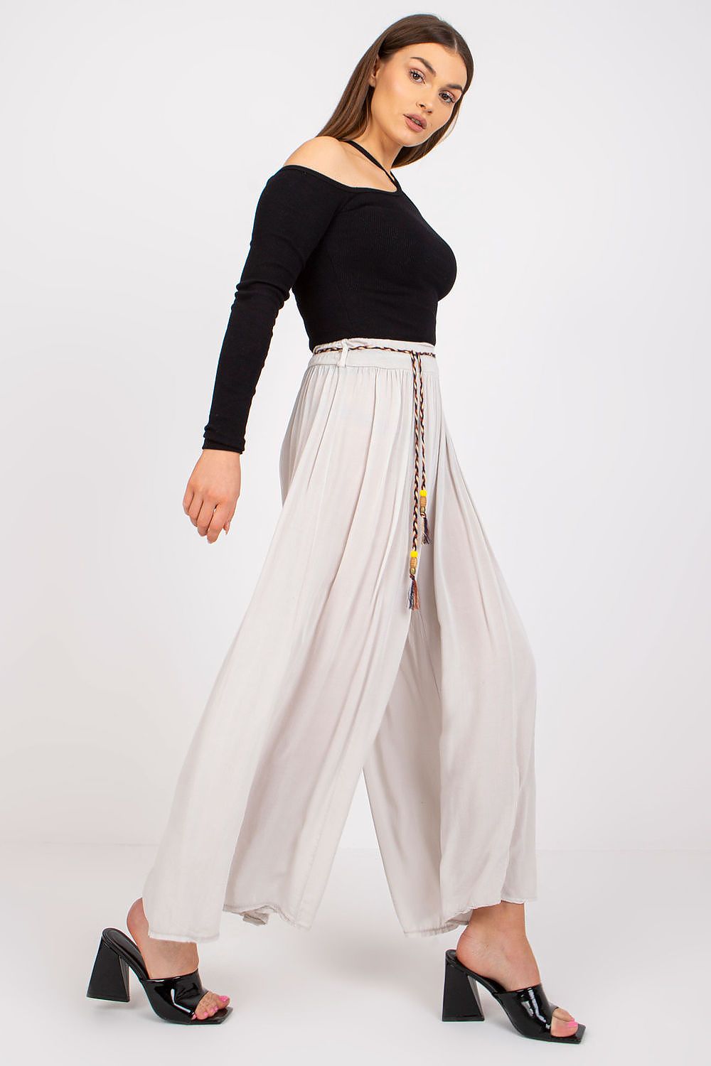 Women trousers model 196768 Och Bella - Trendyglobal 