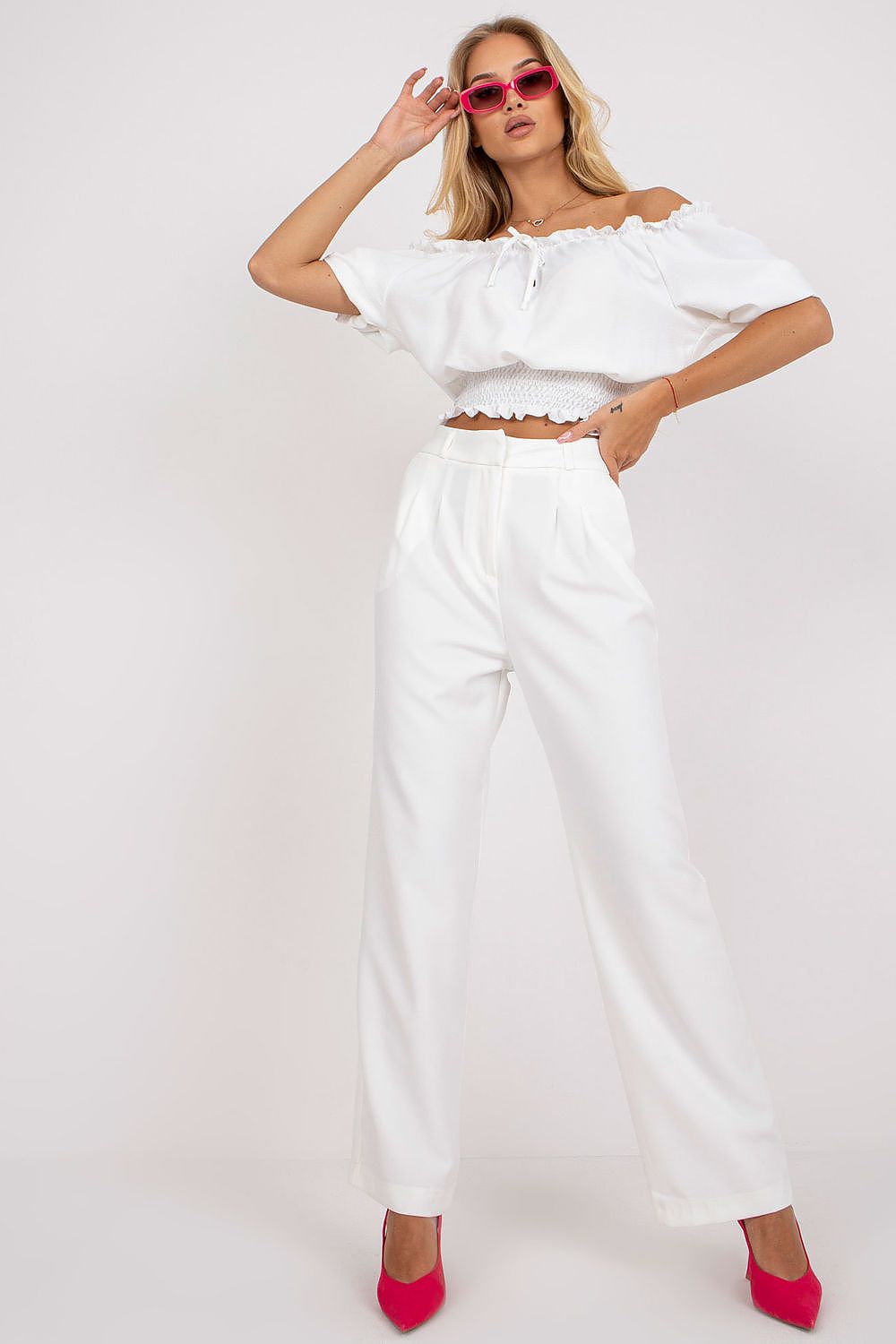 Women trousers model 168195 Rue Paris - Trendyglobal 