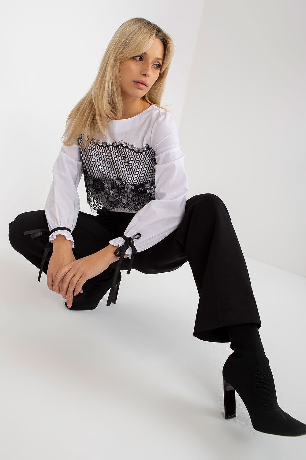 Blouse model 174949 Lakerta - Trendyglobal 