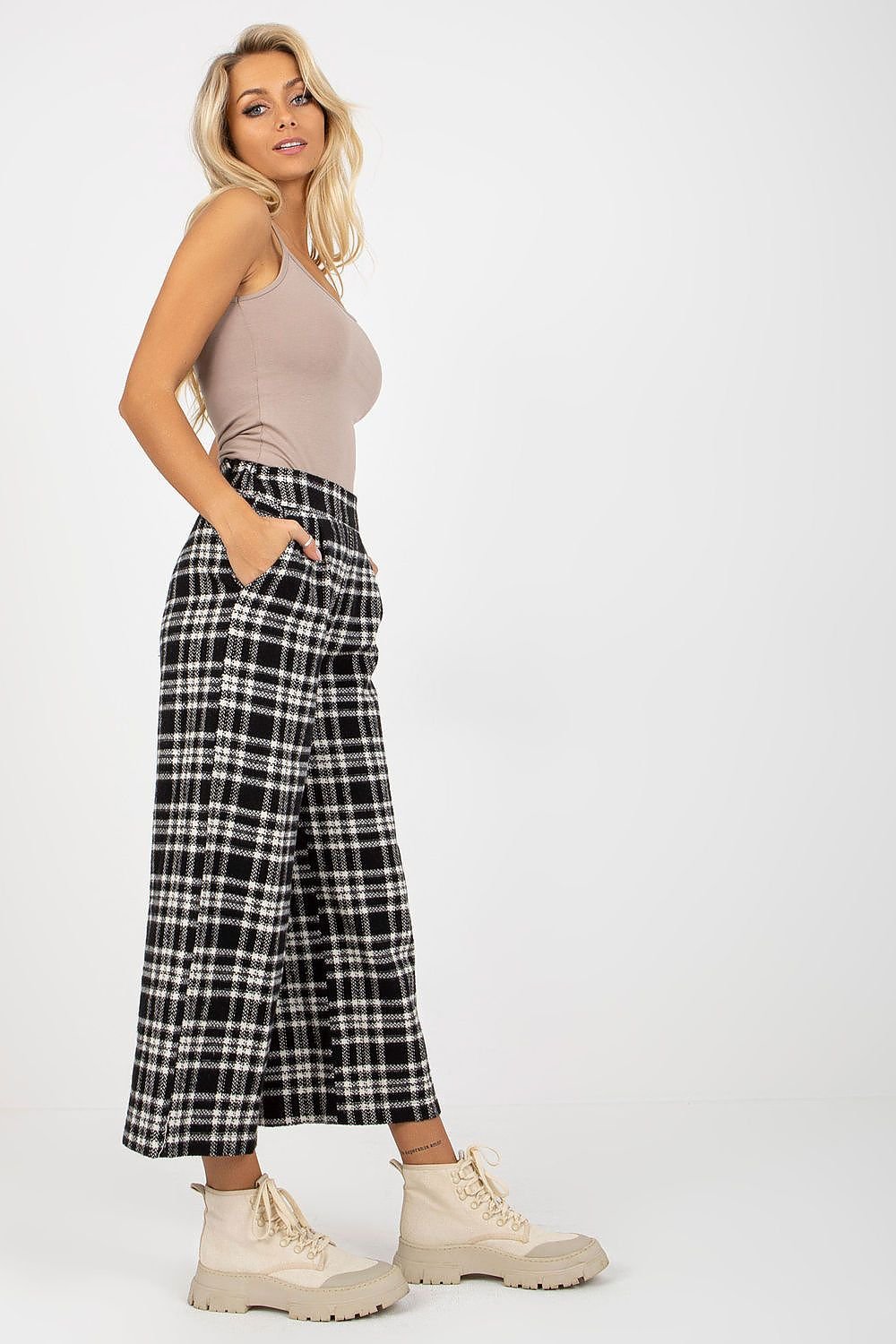 Women trousers model 175003 Lakerta - Trendyglobal 