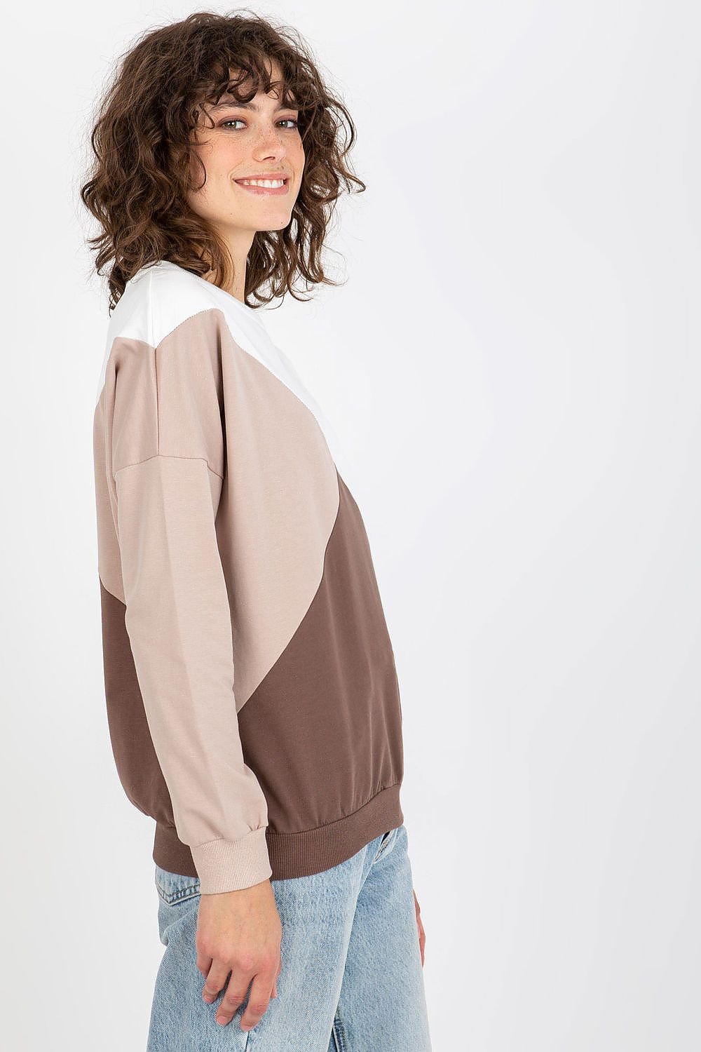 Sweatshirt model 175194 Relevance - Trendyglobal 