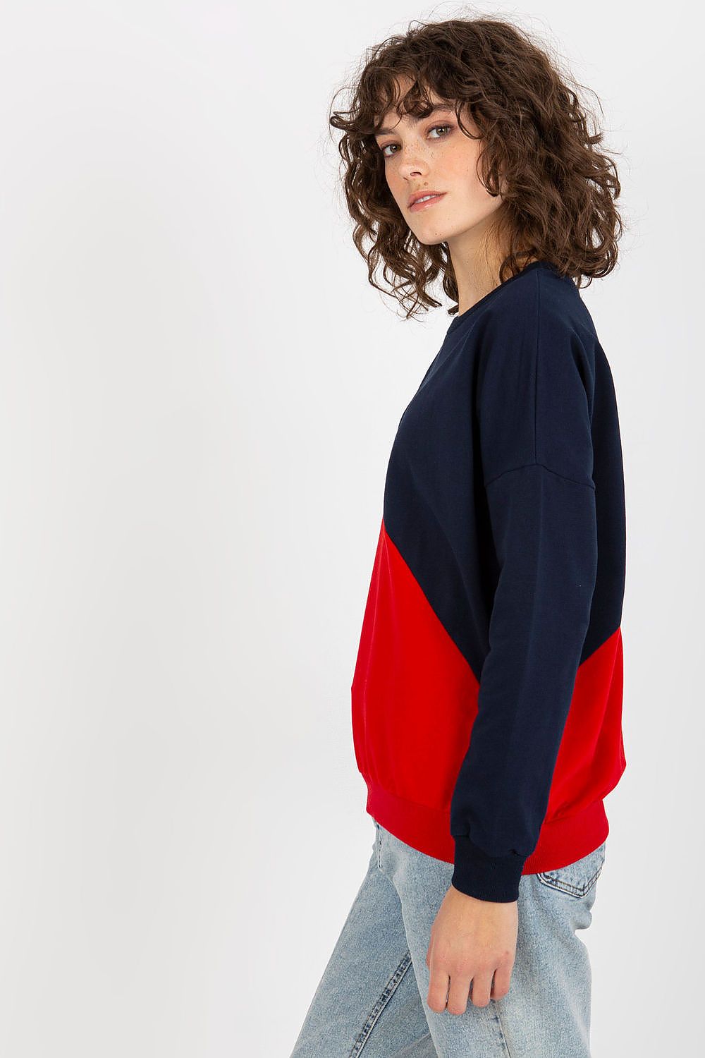 Sweatshirt model 175194 Relevance - Trendyglobal 