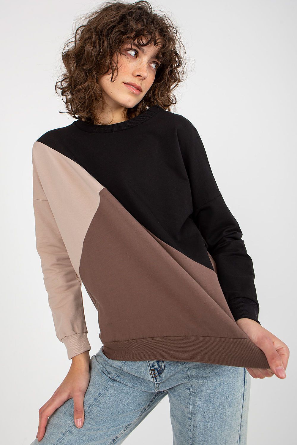 Sweatshirt model 175194 Relevance - Trendyglobal 