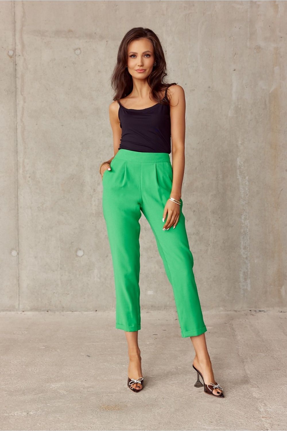 Women trousers model 176898 Roco Fashion - Trendyglobal 