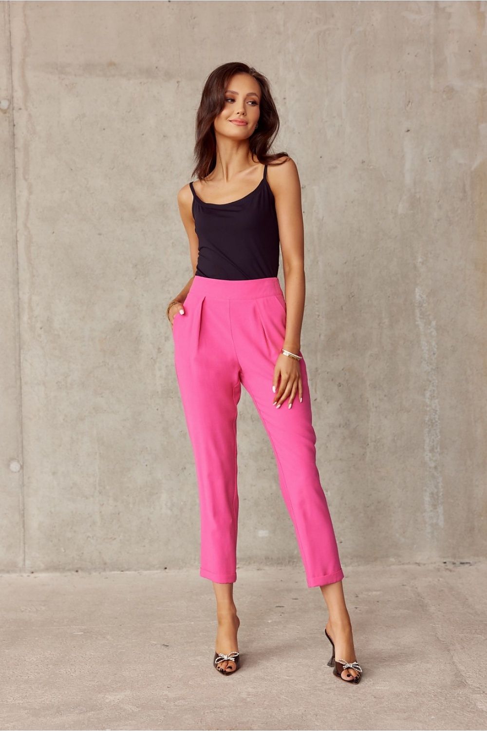 Women trousers model 176898 Roco Fashion - Trendyglobal 