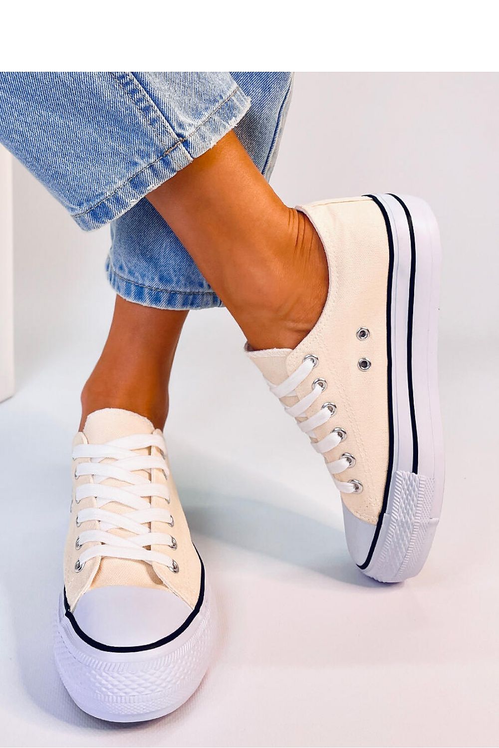 Sneakers model 178737 Inello - Trendyglobal 