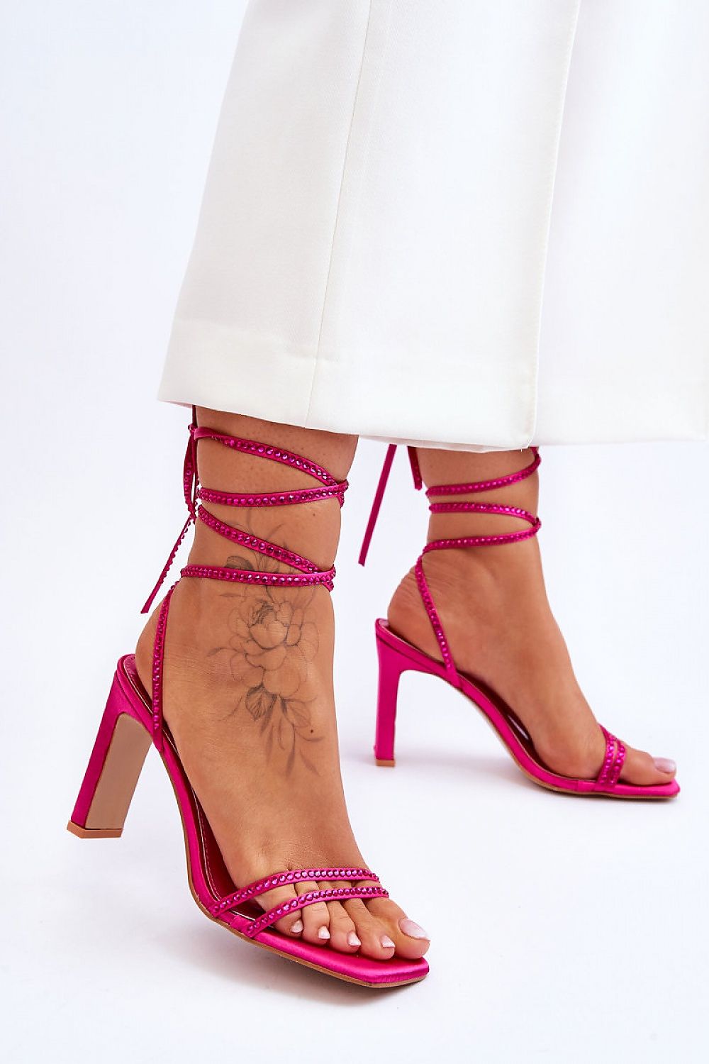 Strappy sandals model 179623 Step in style - Trendyglobal 