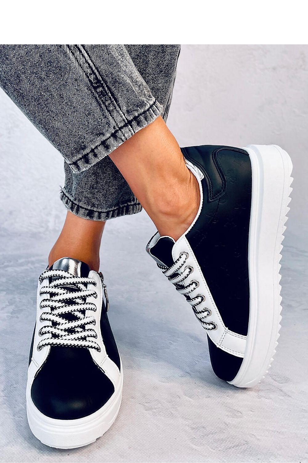 Sneakers model 184227 Inello - Trendyglobal 