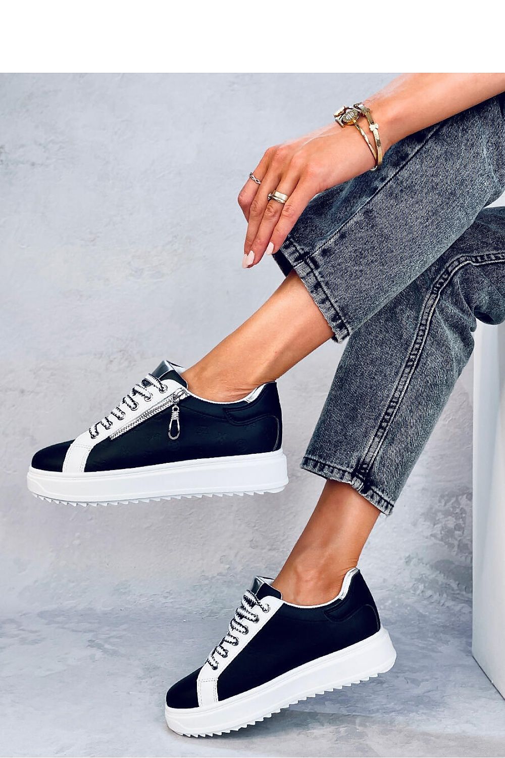 Sneakers model 184227 Inello - Trendyglobal 