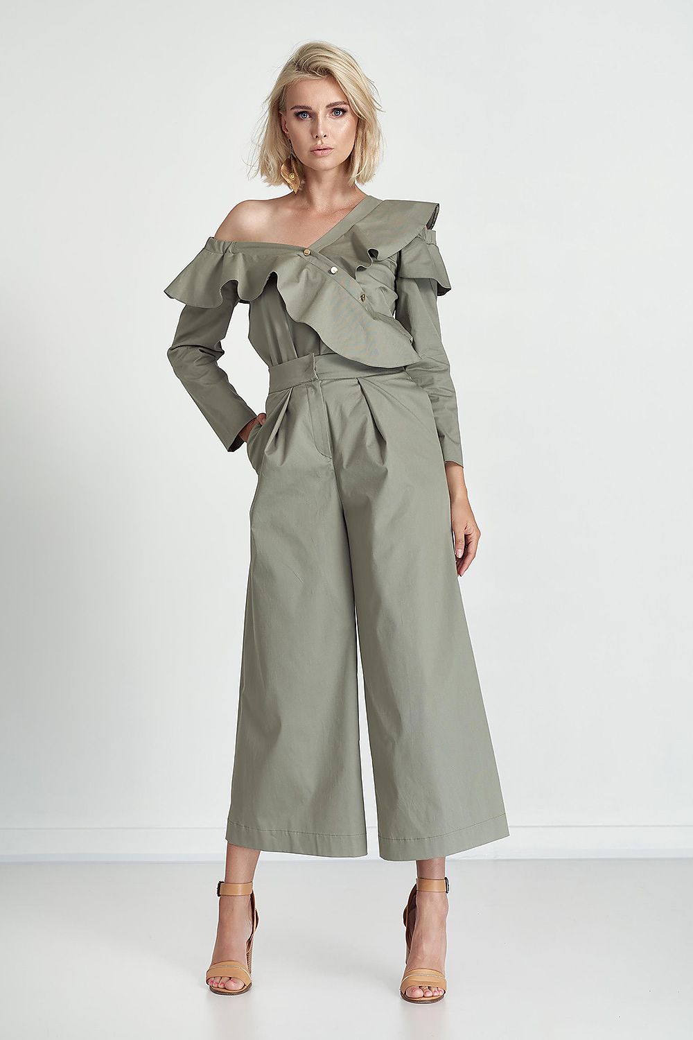 Women trousers model 184284 Marselini - Trendyglobal 