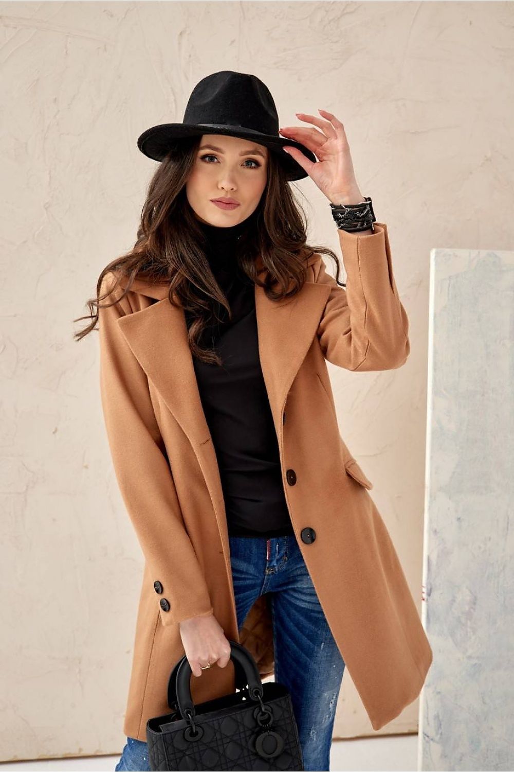 Coat model 184501 Roco Fashion - Trendyglobal 