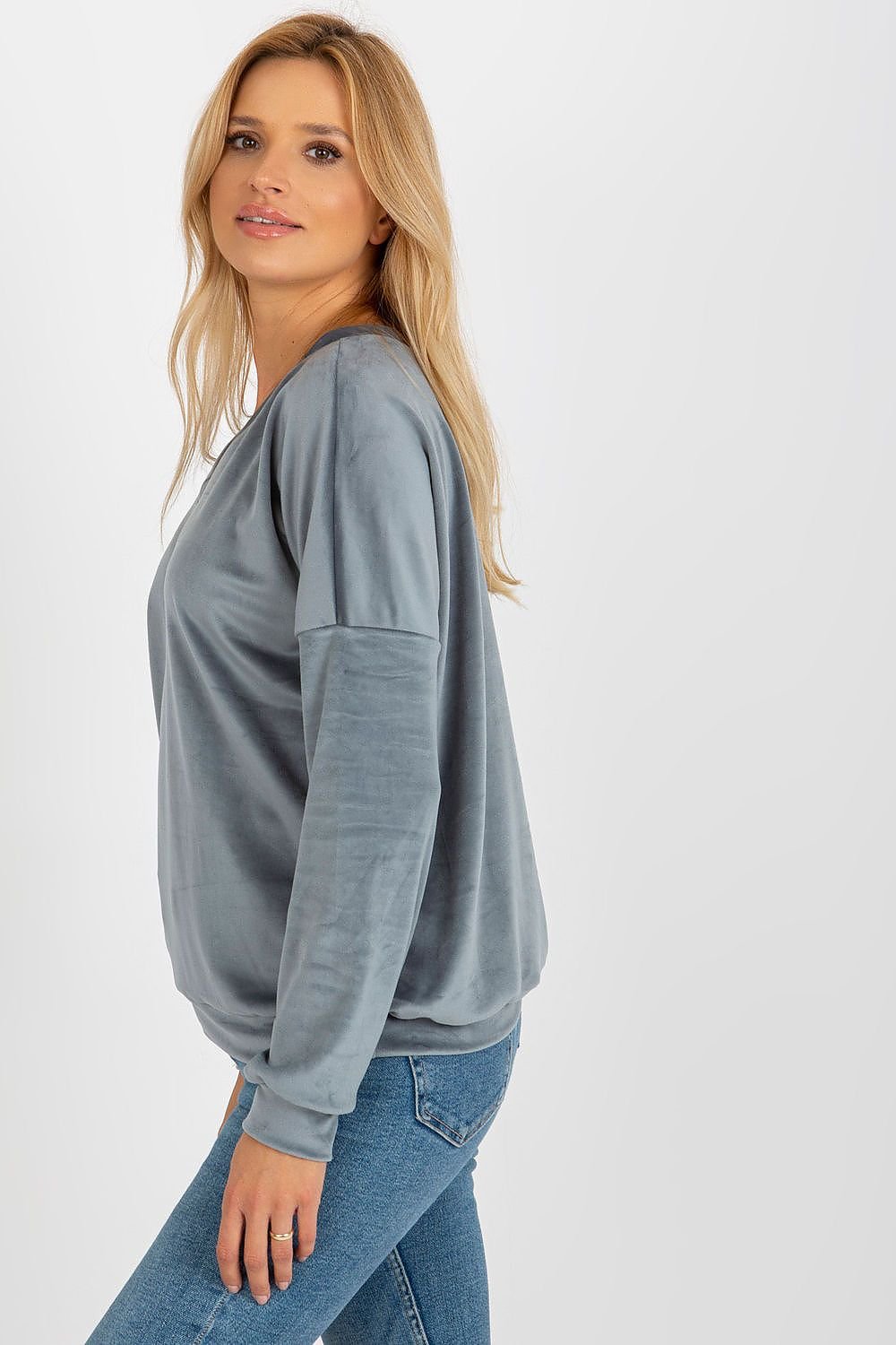 Sweatshirt model 185958 Relevance - Trendyglobal 