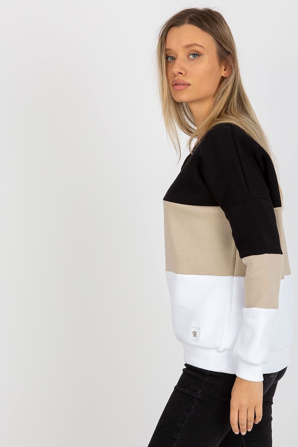 Sweatshirt model 185964 Relevance - Trendyglobal 