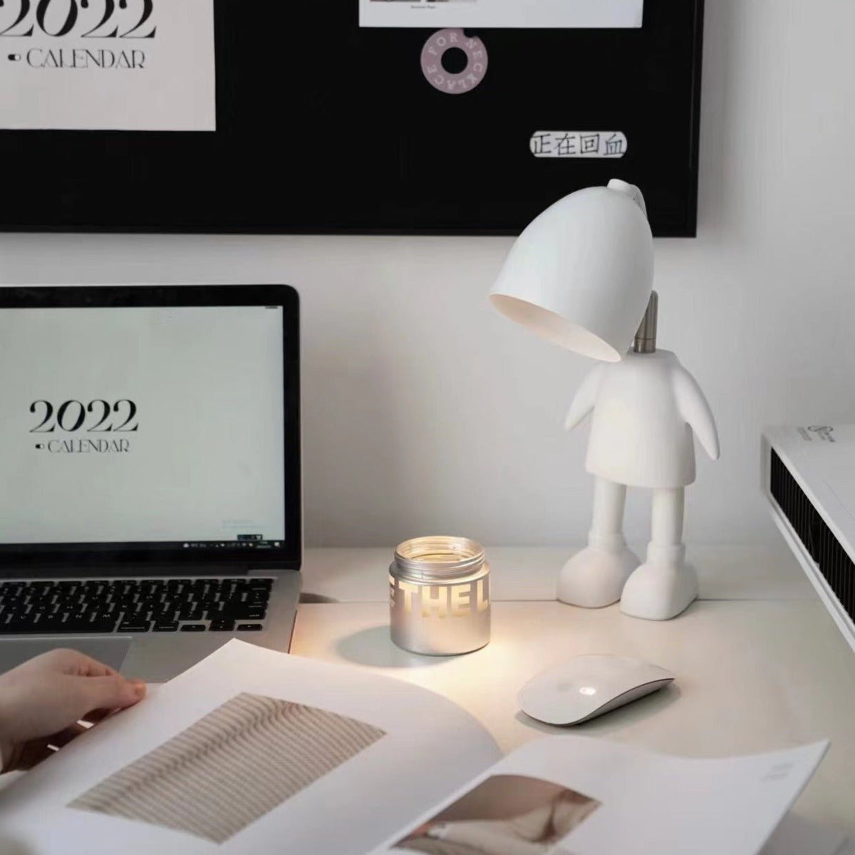 Lil Robot Electric Candle Warmer Lamp for Large Candles - Trendyglobal 