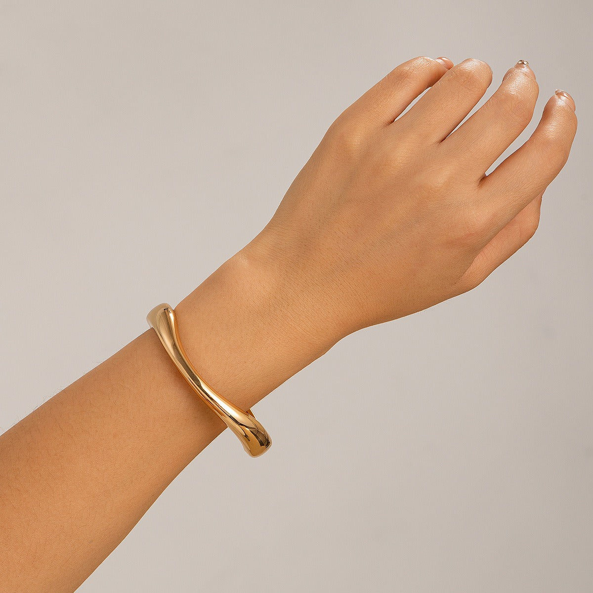Armbånd Dame 18K Gullbelagt - Geometrisk Bred Tekstur Design Edel Lett Luksus Style E-30