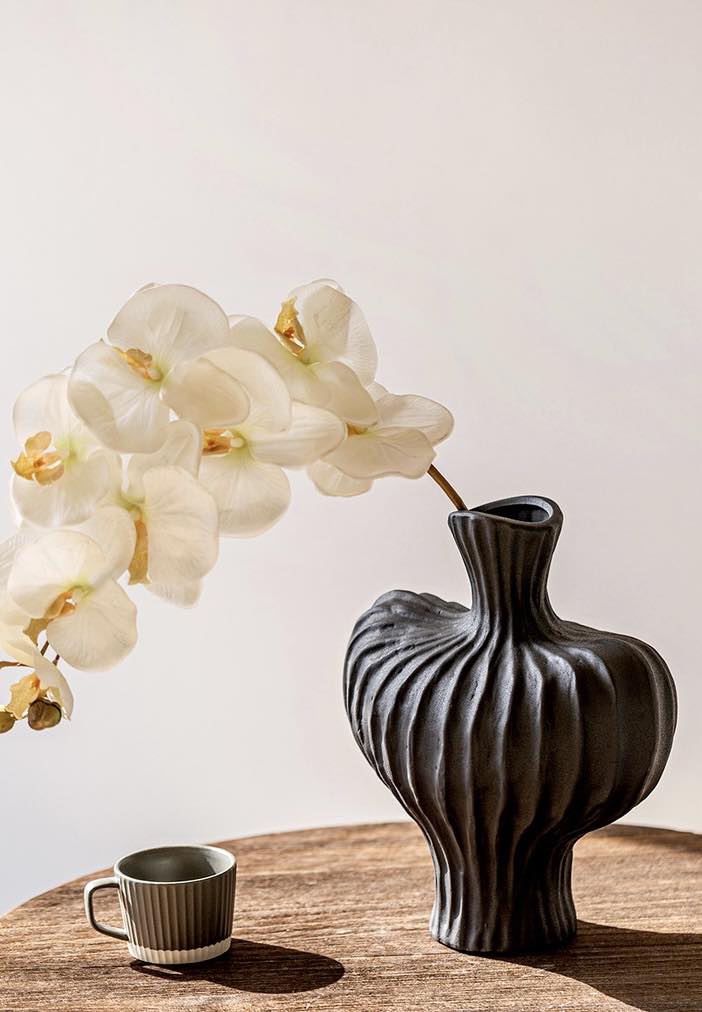 Håndlaget Wabi Sabi Keramikk Vase – Rød / Svart / Hvit - Trendyglobal 