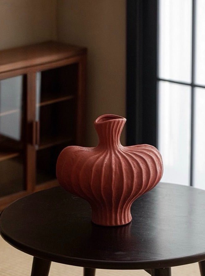 Håndlaget Wabi Sabi Keramikk Vase – Rød / Svart / Hvit - Trendyglobal 