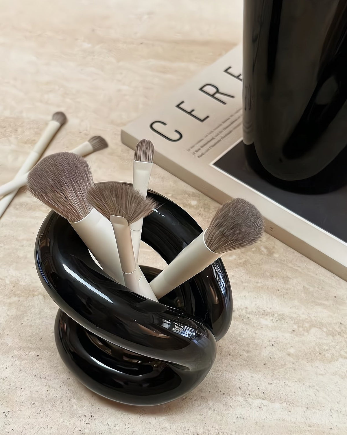 Nordic Style Ceramic Foundation Brushes Holders - Trendyglobal 